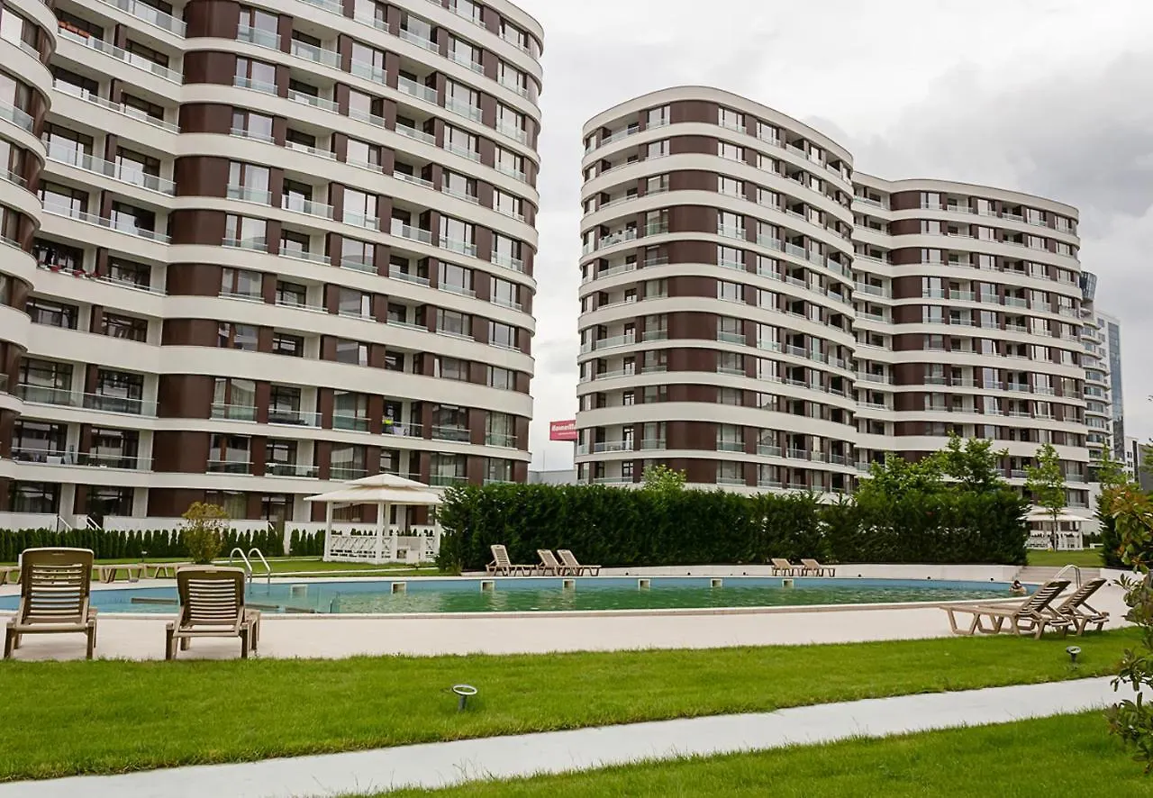 The Residential 1-Bd Apartment With An Outdoor Thermal Pool Βάρνα